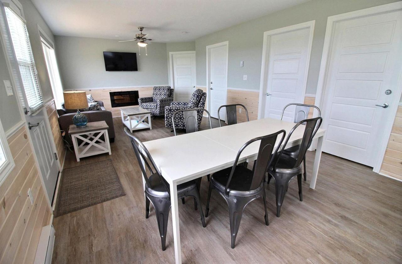 Cavendish Bosom Buddies Cottage Resort Bagian luar foto