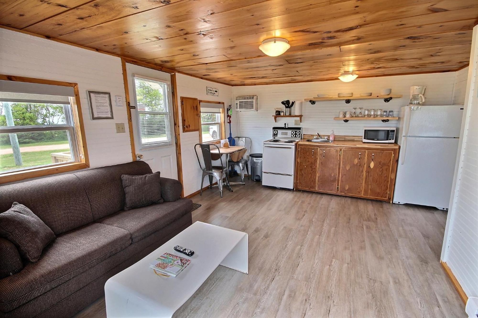 Cavendish Bosom Buddies Cottage Resort Bagian luar foto