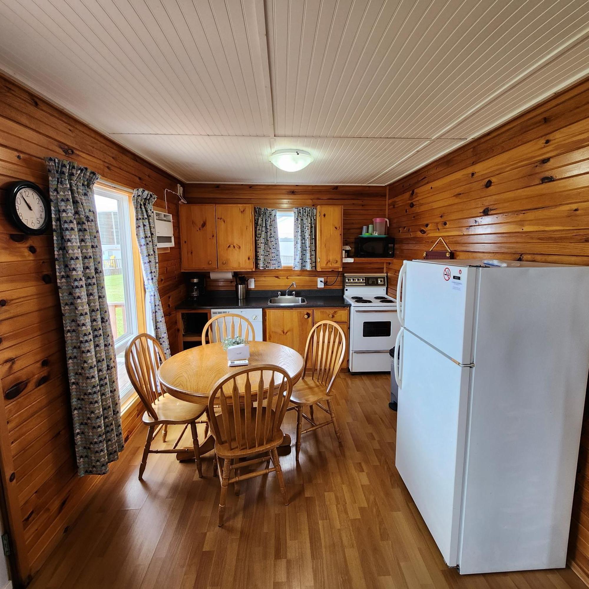 Cavendish Bosom Buddies Cottage Resort Bagian luar foto