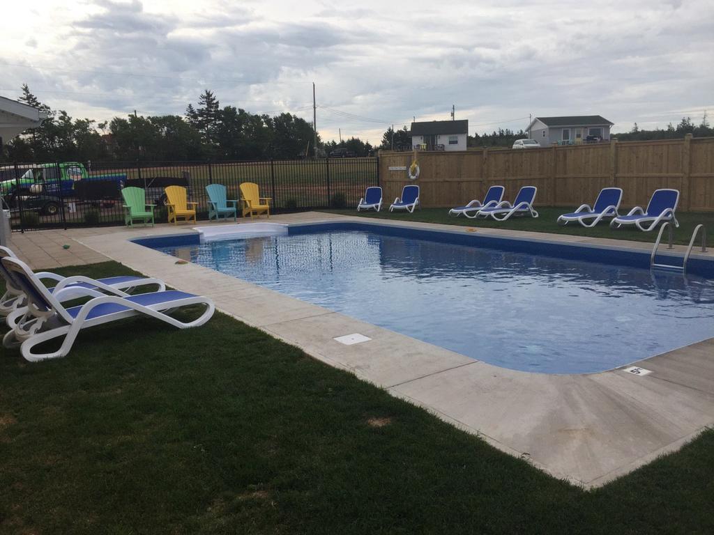 Cavendish Bosom Buddies Cottage Resort Bagian luar foto